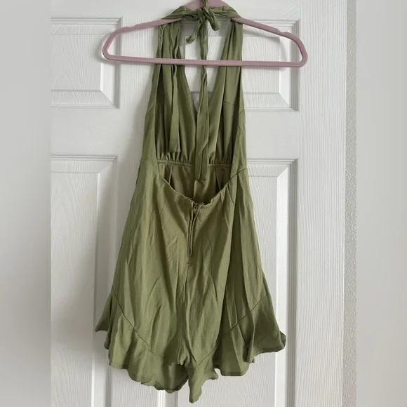 Francesca’s olive green romper - Picture 5 of 6